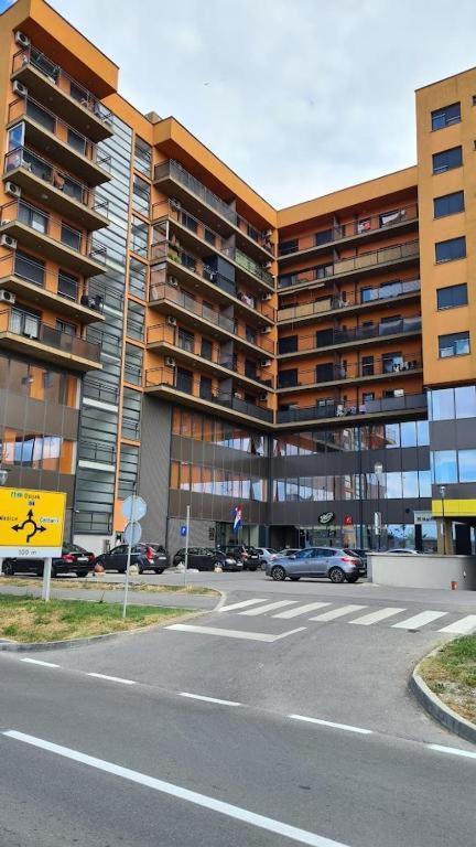 Apartman Martes Lägenhet Slavonski Brod Exteriör bild